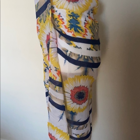 SARONG Floral Print 100% Polyester 58” X 36” - Picture 8 of 9